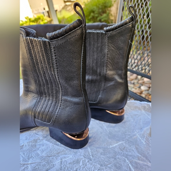 Alexander Wang Chelsea smooth Black Leather Anouck Ankle Boots US7.5 - Picture 2 of 16